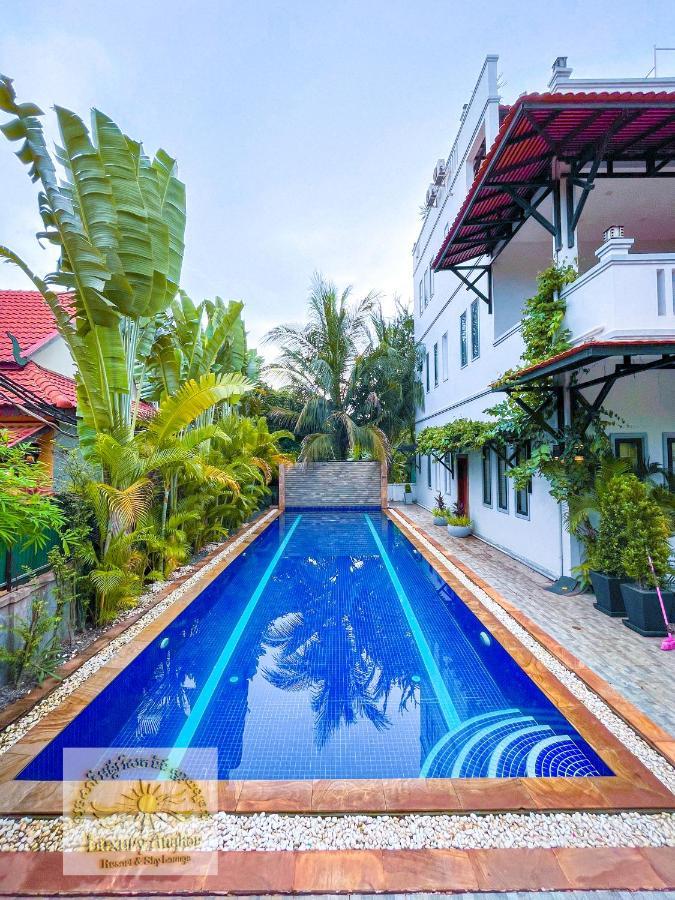 Luxury Angkor Resort & Sky Lounge Siem Reap Exterior foto
